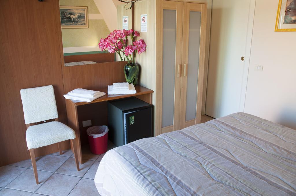 Villa Chiara Lazise Luaran gambar