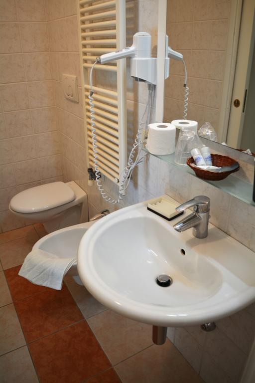 Villa Chiara Lazise Luaran gambar