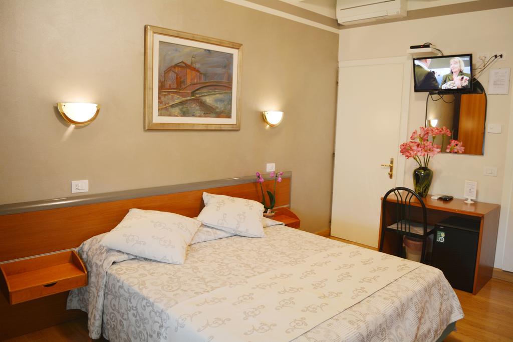 Villa Chiara Lazise Luaran gambar