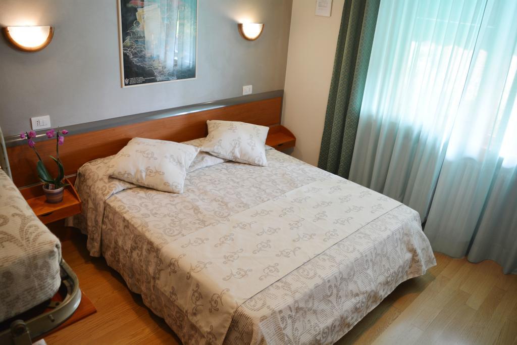 Villa Chiara Lazise Luaran gambar