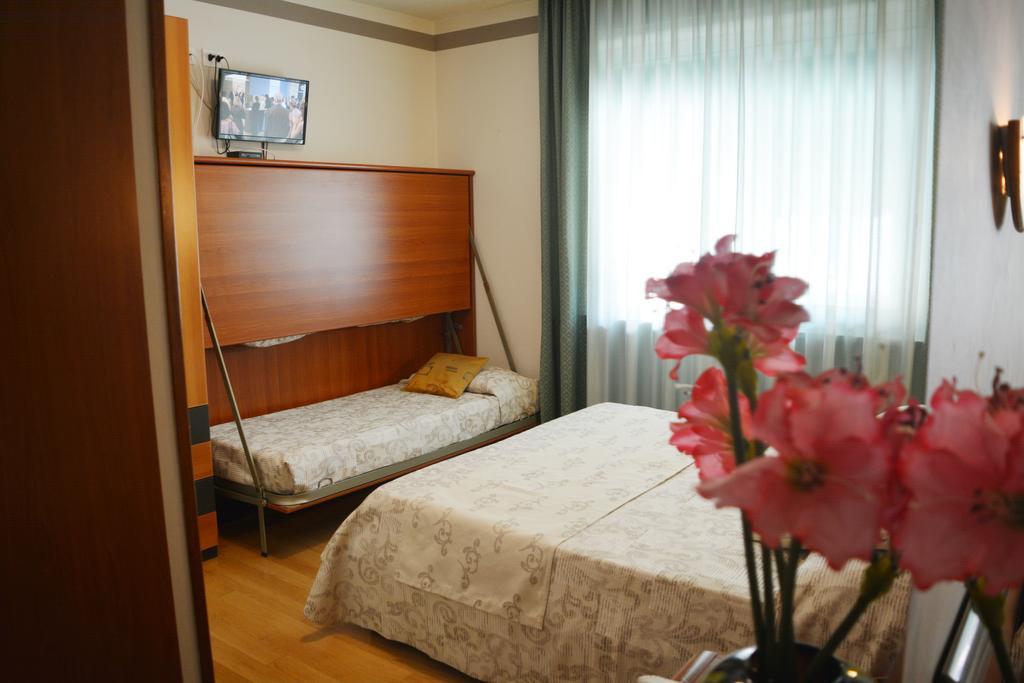 Villa Chiara Lazise Luaran gambar