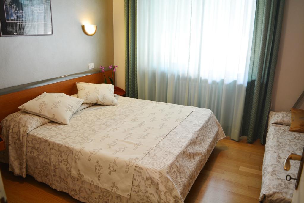Villa Chiara Lazise Luaran gambar