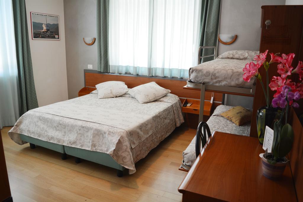 Villa Chiara Lazise Luaran gambar